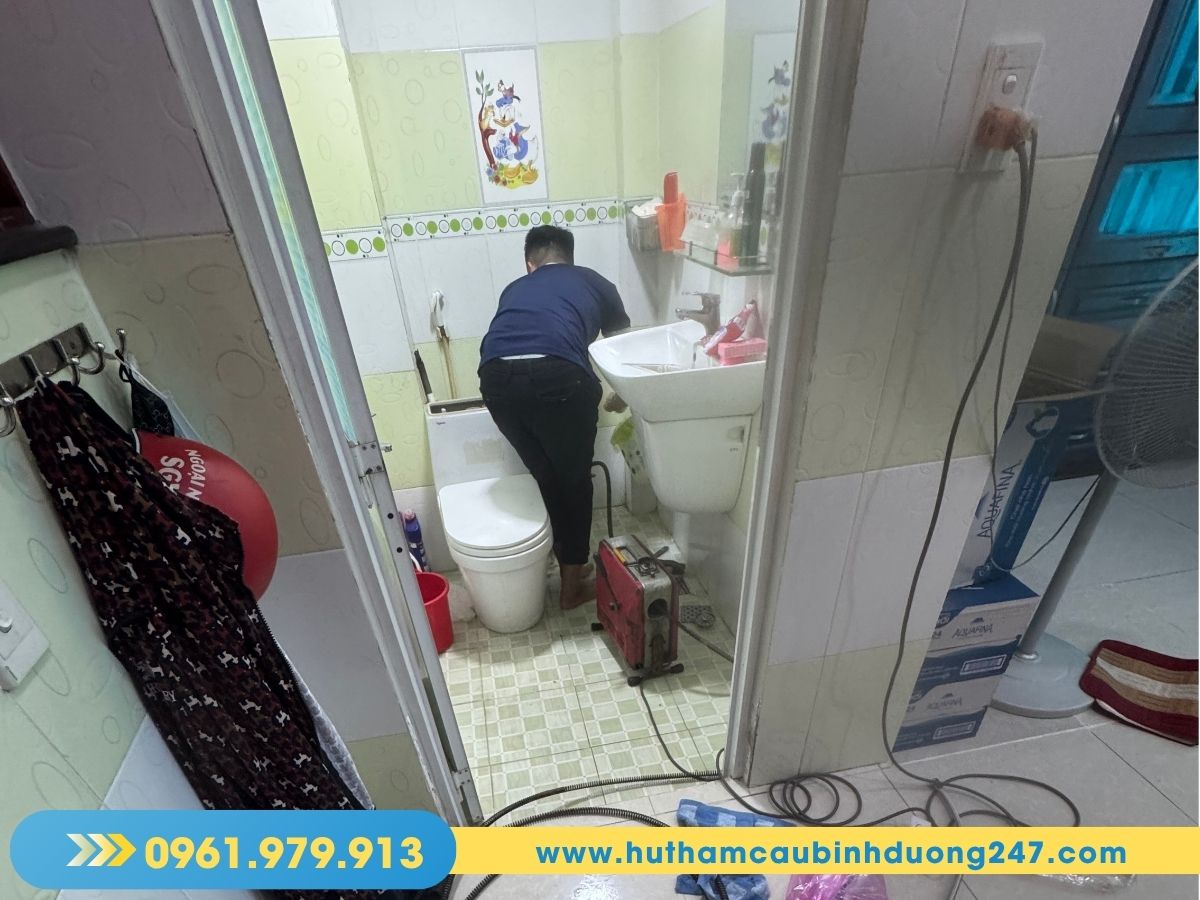 Thông tắc bồn cầu bàu bàng 
