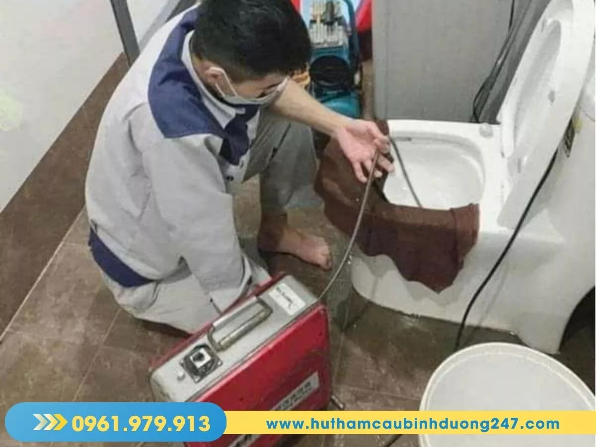 Thông tắc bồn cầu bàu bàng 