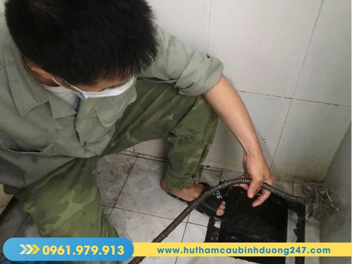 Hút hầm cầu công nghệ chân không bình dương